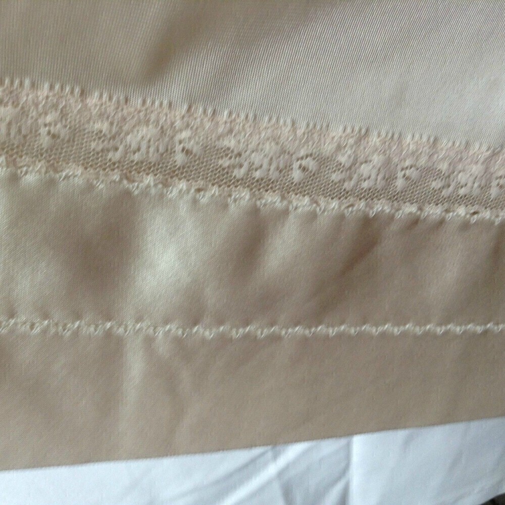 Vtg. Lorraine Full Slip Ivory Nylon Antron III Size 34 - Picture 3 of 5